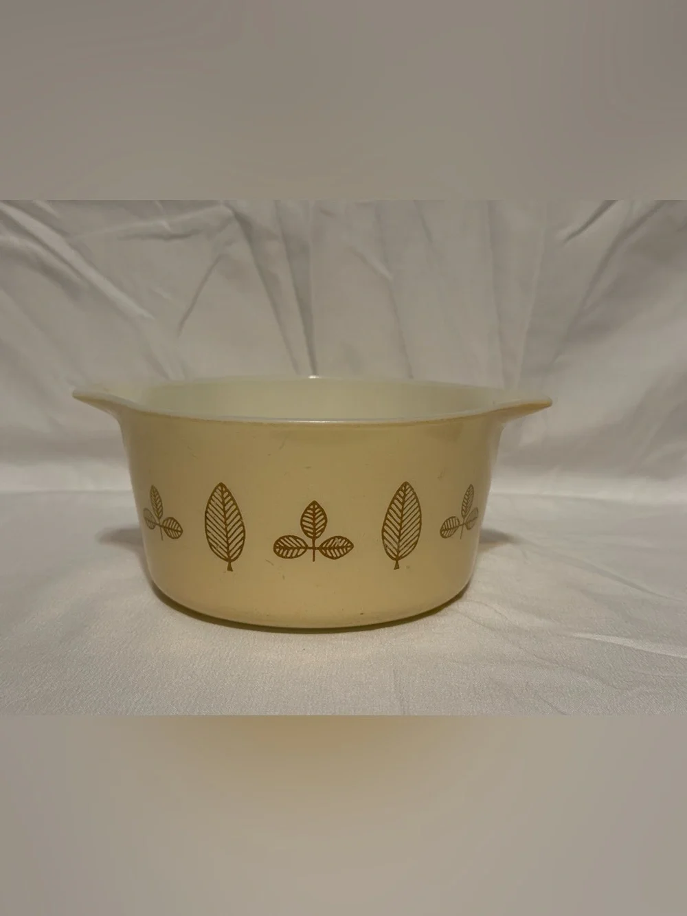 Pyrex Gold Leaf Casserole Dish